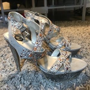 Guess Silver Heels w/ Multi-Colored Gems - 7 1/2